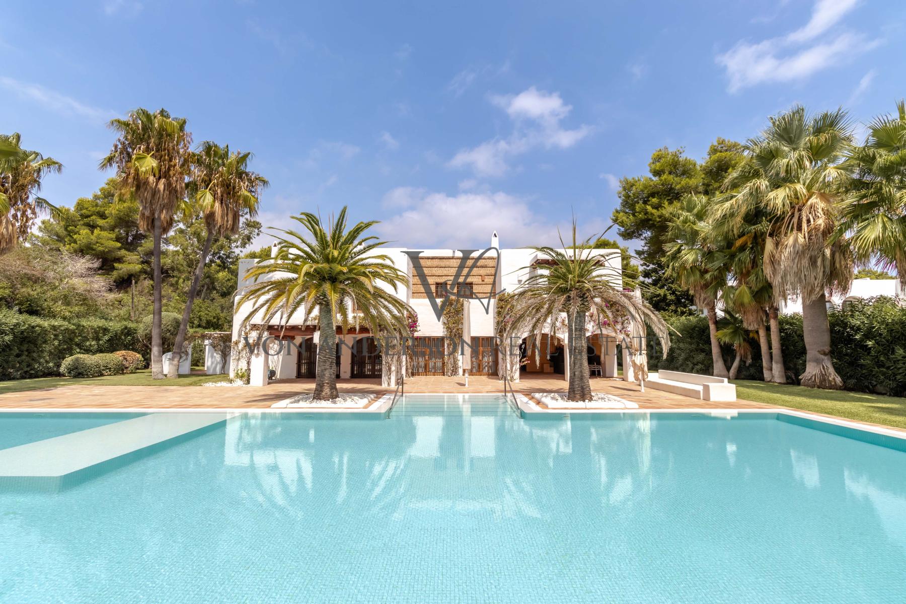 Stunningly Designed Blakstad Frontline Villa Featuring a Huge Spacious Pool, ref. VA1023, for sale in Ibiza by Von Anderson Real Estate