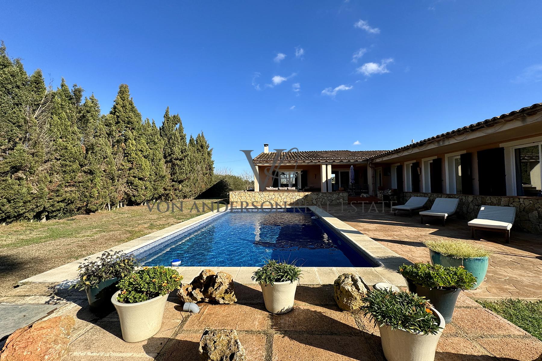 Charming Bungalow Styled Villa in a Serene Countryside Area of Mallorca, ref. VA1032, for sale in Mallorca by Von Anderson Real Estate