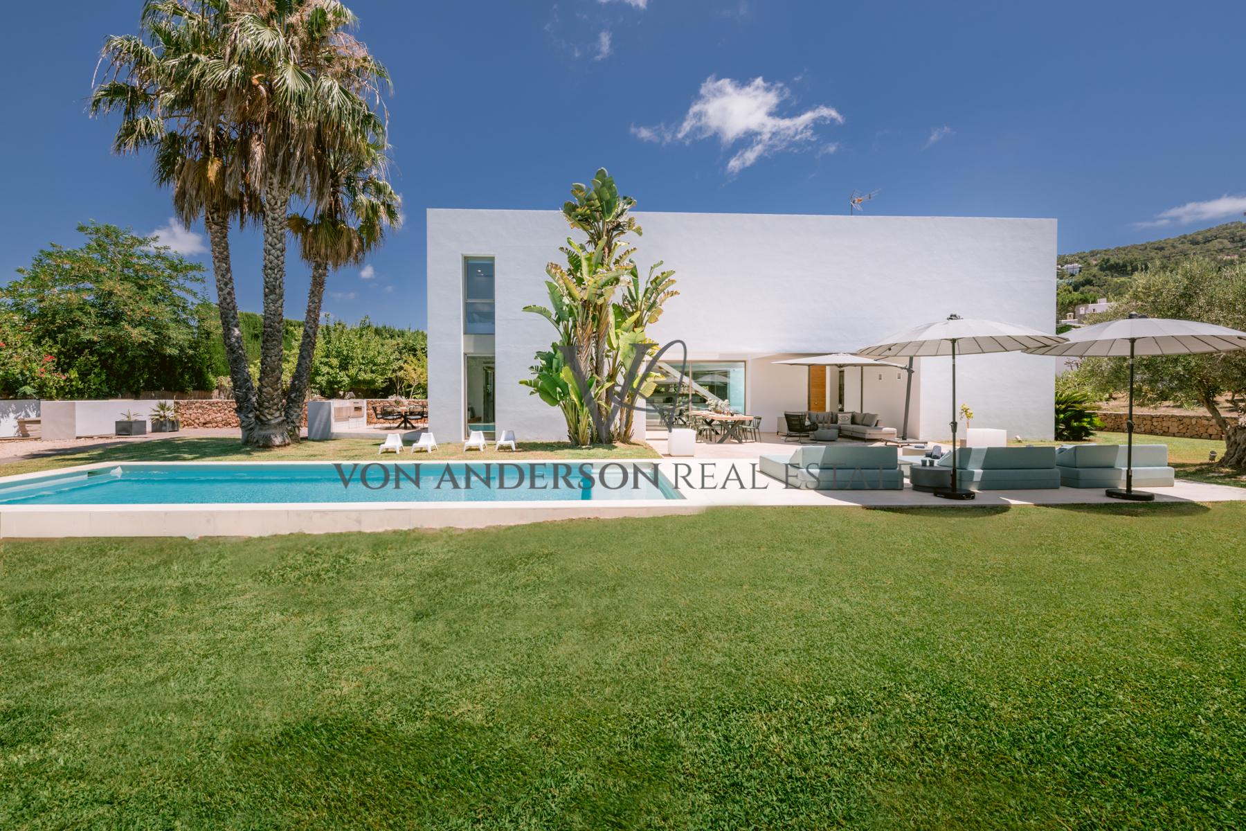Luxurious Detached Villa with Cosmopolitan Charm near Jesus Village, ref. VA1044, for sale in Ibiza by Von Anderson Real Estate