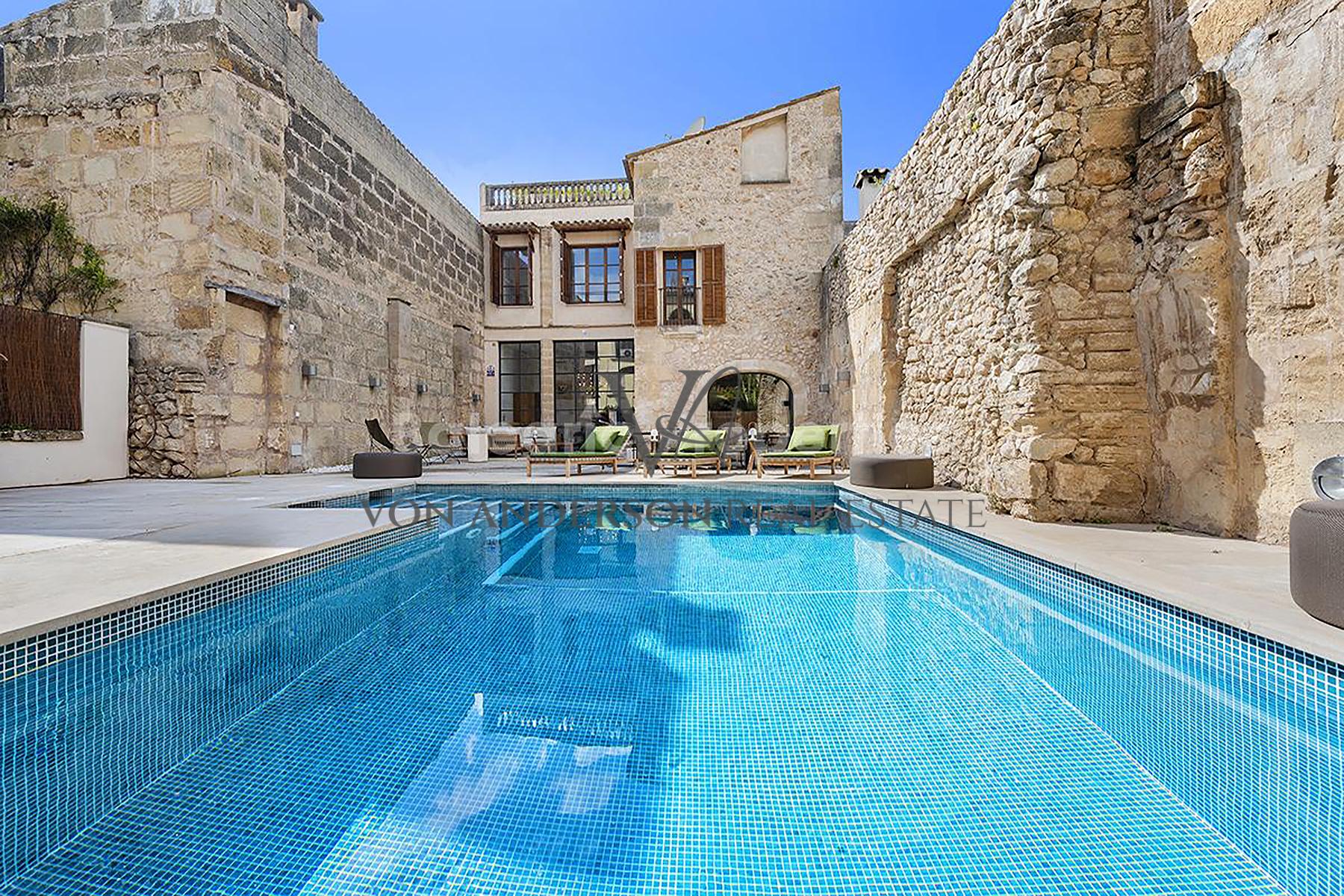 Magnificent Authentic Pollensa Townhouse with 7 Bedrooms and Swimming Pool, ref. VA1056, for sale in Mallorca by Von Anderson Real Estate